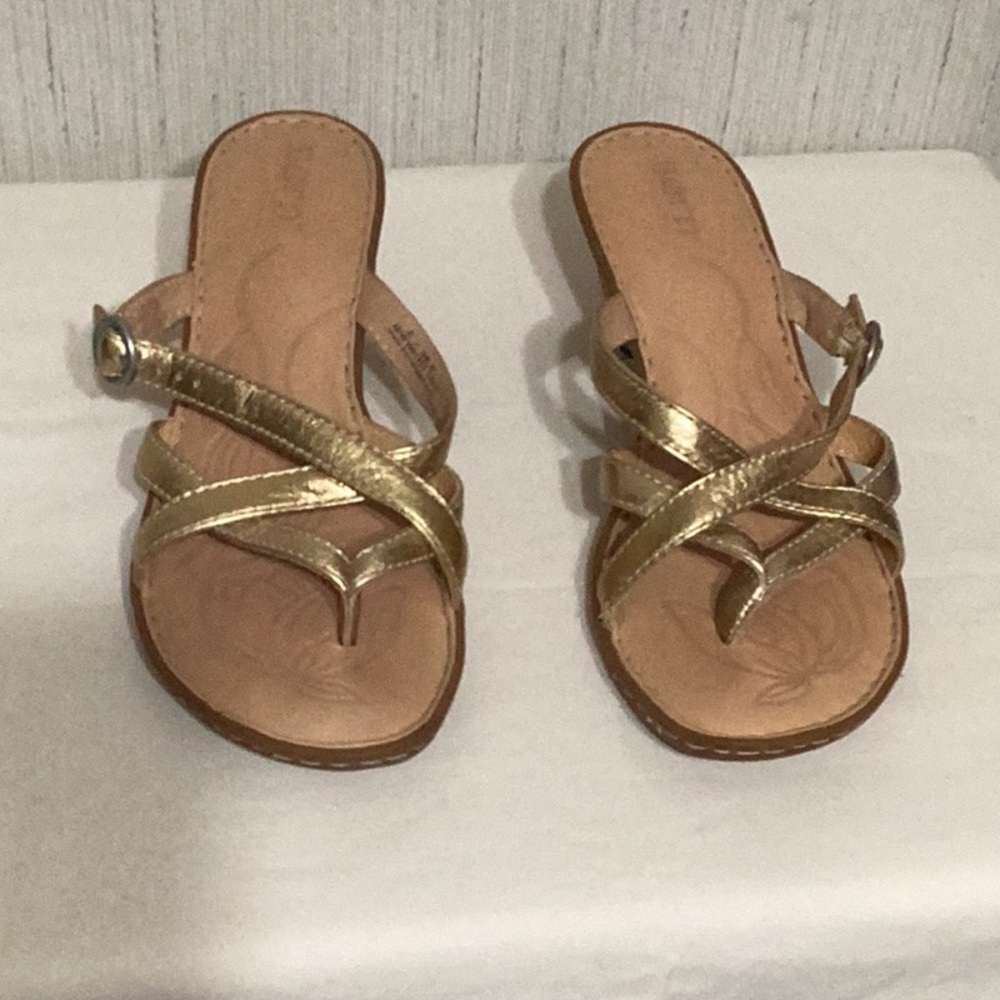 Born Women's Tan and Gold Strappy Low-Heel Sandals - Picture 4 of 7